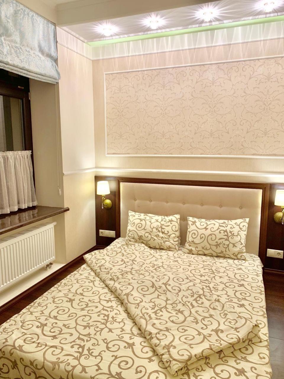 Two-Bedroom On Lesi Ukrainky Lviv Exterior foto